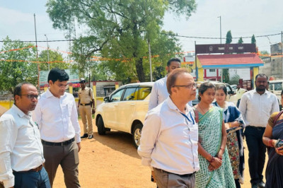 प्रेक्षक अनिल अग्रवाल ने विभिन्न मतदान केन्द्रों का किया निरीक्षण
