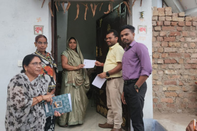 एसडीएम एवं डिप्टी कलेक्टर ने ग्रामीण में मतदाताओं के घर जाकर मतदाता पर्ची का वितरण कर,मतदान करने के लिए की अपील एवं किया प्रोत्साहित:
