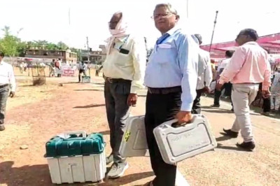 कलेक्टर ने मतदाताओं से की ये अपील,मतदान दलों को वितरित किया गया EVM-VVPAT.....