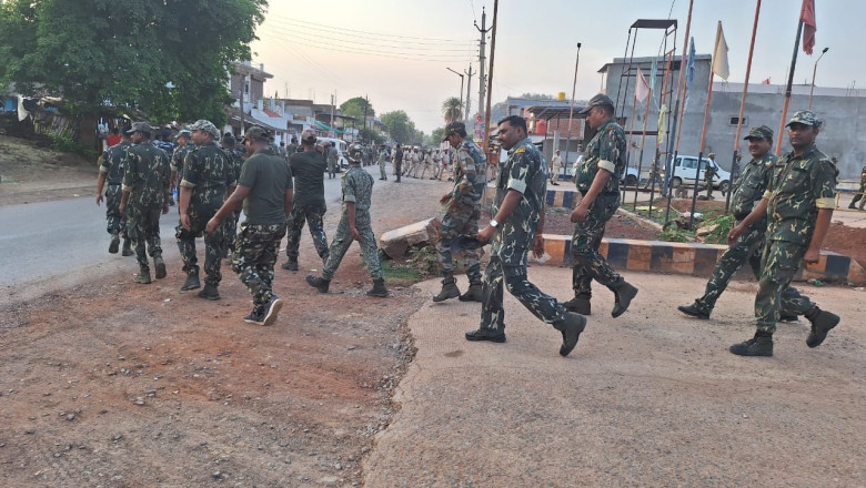 शांति एवं कानून व्यवस्था बनाये रखने आईटीबीपी एवं पुलिस प्रशासन ने किया फ्लैगमार्च