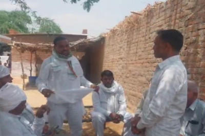 लोकसभा चुनाव के दौरान ,झोली फैलाकर वोट मांगते दिखे नेताजी...