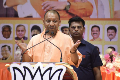 यूपी के सीएम योगी आदित्यनाथ भड़के पश्चिम बंगाल पर...