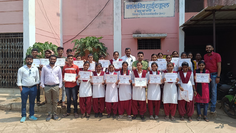 इंटर्नशिप में स्कूल छात्रों ने सीखा कृषि और इलेक्ट्रॉनिक का तकनीकी ज्ञान