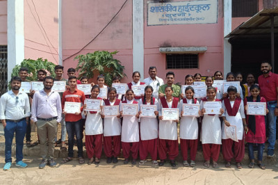 इंटर्नशिप में स्कूल छात्रों ने सीखा कृषि और इलेक्ट्रॉनिक का तकनीकी ज्ञान