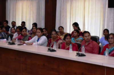 परीक्षा परिणाम के भय से तनाव एवं दबाव महसूस न करें बच्चे कलेक्टर बच्चों को समय दें अभिभावक विभिन्न क्षेत्रों में है कैरियर के अच्छे अवसर