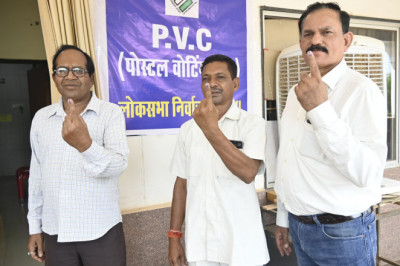 अनिवार्य सेवा श्रेणी अन्तर्गत पत्रकार मतदाताओं ने पोस्टल बैलेट से किया मतदान