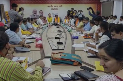 कांग्रेस को कई मुद्दों पर घेरा,चुनाव प्रबंधन टोली की बैठक के बाद वीडी शर्मा का आया बयान, कहा- मतदान बढ़ाने पर हुआ मंथन...