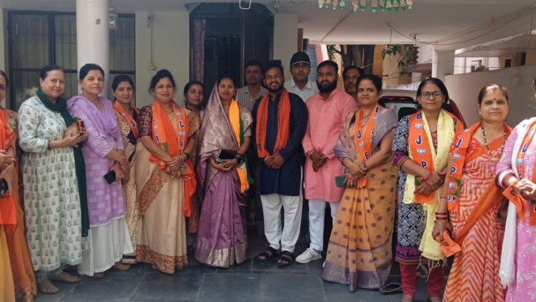 अध्यक्ष गीता घासी साहू ने किया महतारी वंदन योजना की लाभार्थी महिलाओं का सम्मान