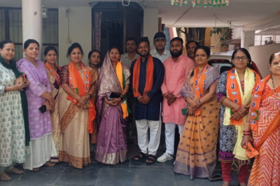 अध्यक्ष गीता घासी साहू ने किया महतारी वंदन योजना की लाभार्थी महिलाओं का सम्मान