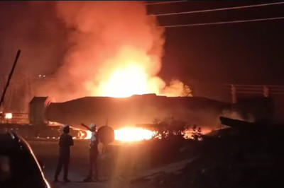 भिलाई इस्पात संयंत्र में रात 1 बजे SMS 3 में लेडल पंचर होने से आग लगी...