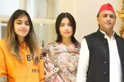 पत्नी डिंपल और बेटी अदिति के साथ अखिलेश यादव ने  किया मतदान, कहा- BJP की होने जा रही बहुत बुरी हार...