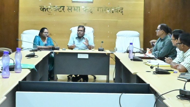 कलेक्टर ने निर्माण एजेंसियों की बैठक लेकर पूर्ण -अपूर्ण एवं प्रगतिरत कार्यों की समीक्षा की