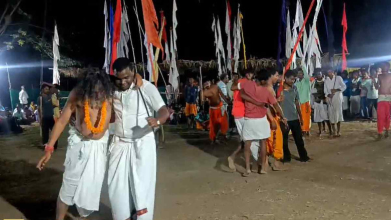 जात्रा में जमकर झूमे लोकसभा प्रत्याशी नाग और विधायक नेताम...