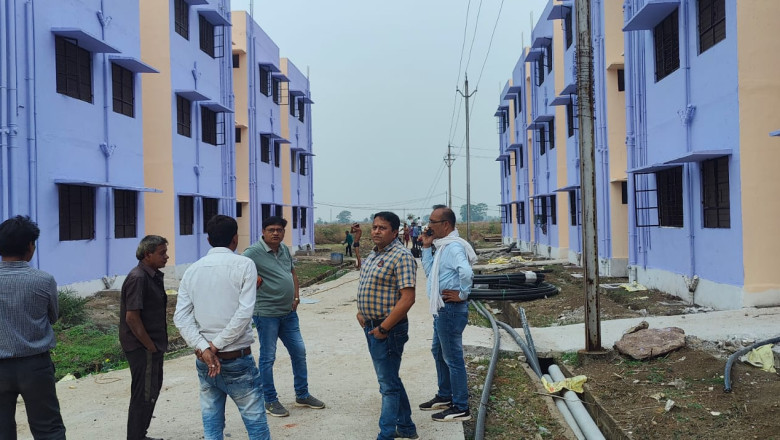 आयुक्त लोकेश चन्द्राकर ने ली ठेकेदारों की क्लास, पीएम आवास का  औचक निरीक्षण,15 दिन  में आवासों को पूरा करने  निर्देशः