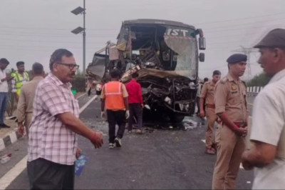 अयोध्या जा रही श्रद्धालुओं से भरी बस ट्रक से टकराई, एक की मौत, 24 घायल...