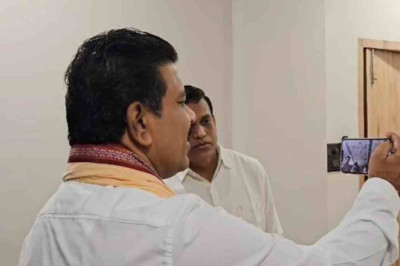 नक्सल दंपती ने सरेंडर के बाद की पढ़ाई, 10वीं पास होने पर डिप्टी सीएम शर्मा ने वीडियो कॉल कर दी बधाई...