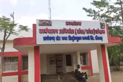 बिजली विभाग की बड़ी लापरवाही, बिना सुरक्षा खंभे पर चढ़ा था कर्मचारी, करंट से हुई मौत...