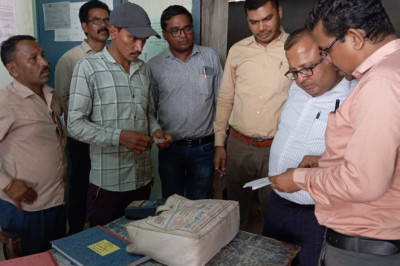 जिला पंचायत सीेईओ ने किया बेरला वि.ख. के सेवा सहकारी समिति का निरिक्षण