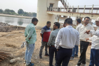 जनसमस्याओं के समाधान हेतु अधिकारियों द्वारा फील्ड भ्रमण