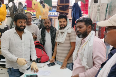 कुर्की वारंट तामील कराकर संपत्ति कर 148000 की वसूली की  आयुक्त के निर्देश पर है
