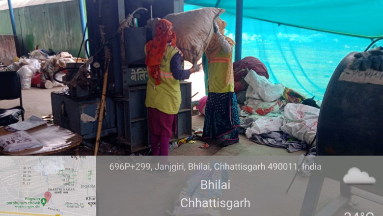 नगर पालिका निगम भिलाई क्षेत्र में आज के समय में  9 एस.एल.आर.एम. यानी सॉलि़ड एंड लिक्विड रिसोर्स मैनेजमेंट सेंटर चल रहे हैं वहां स्व सहायता समूह की महिलाओं द्वारा  कचरा संग्रहण किया जा रहा है l