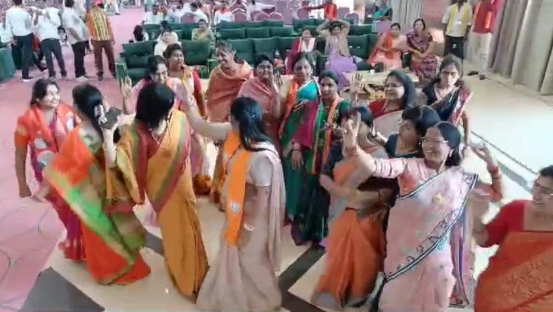 दुर्ग में विजय बघेल की निर्णायक बढ़त से कार्यकर्ताओं में जश्न का माहौल…