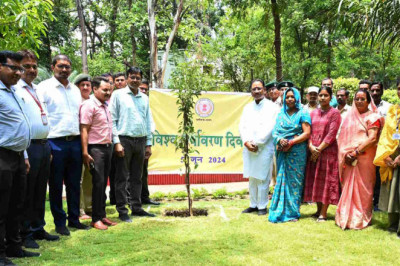 विश्व पर्यावरण दिवस : मुख्यमंत्री साय ने सपरिवार अपने निवास परिसर में रोपा नीम, रुद्राक्ष और चीकू का पौधा...