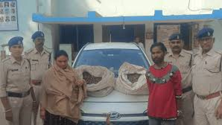 दुर्ग पुलिस में ओड़िशा के दो गांजा तस्करों को मुखबिर की सूचना पर 14 kg गांजे के साथ गिरफ्तार किया ,ओडिशा से कार में गांजा लाकर दुर्ग भिलाई में करते थे सप्लाई एक पुरुष व महिला गिरफ्तार......