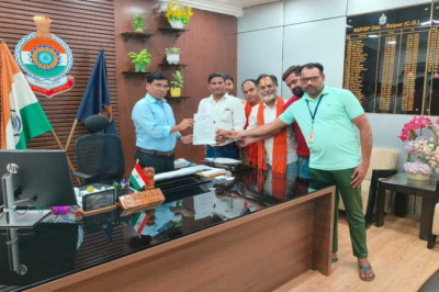 रायपुर में ऑटो और ई-रिक्शा चालक यातायात पुलिस की अवैध वसूली से परेशान, SSP संतोष सिंह से हुई शिकायत...
