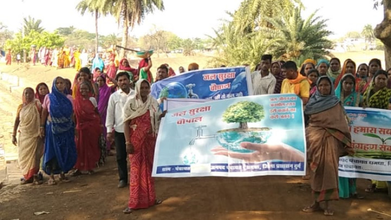 मनरेगा श्रमिकों ने मनाया रोजगार दिवस -स्वच्छ ग्राम हरित ग्राम सप्ताह अभियान अंतर्गत पर्यावरण संरक्षण की दिशा में कर रहे कार्य