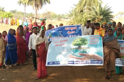 मनरेगा श्रमिकों ने मनाया रोजगार दिवस -स्वच्छ ग्राम हरित ग्राम सप्ताह अभियान अंतर्गत पर्यावरण संरक्षण की दिशा में कर रहे कार्य