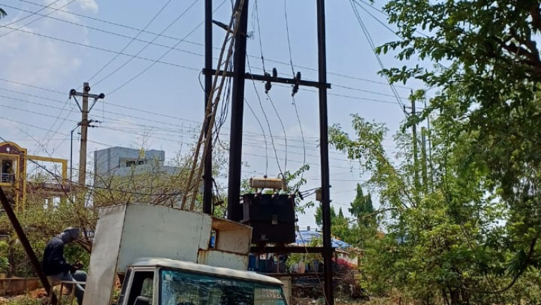 बेमेतरा में आंधी-तूफान बाधित विद्युत आपूर्ति को कड़ी मेहनत से किया दुरुस्त