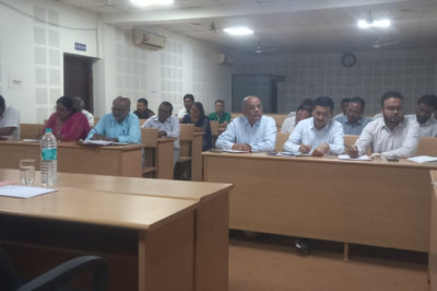 मानसून की शीध्रता को देखते हुए आयुक्त ध्रुव ने ली अधिकारियो की बैठक