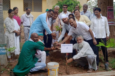 पौधारोपण से धरा पर छाएगी हरियाली, जीवन मे आएगी खुशहाली...