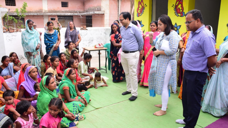 कलेक्टर ने गांव के सभी बच्चों, गर्भवती माताओं, शिशुवती माताओं, किशोरी बालिकाओं और सभी ग्रामवासियों को स्वस्थ और सुपोषित रखने तथा सुपोषण ग्राम निर्माण के लिए दिलाया संकल्प...