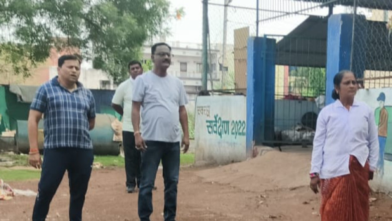 कमिश्नर के शहर दौरा के दौरान:नाली में कचरा डालने वाले कलकत्ता स्वीट्स,को देना पड़ा जुर्माना...