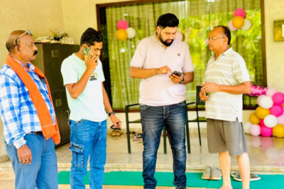 रविवार को भी नही रुका राजस्व अमला,टैक्स वसूलने दो दर्जन कर्मचारी घर-घर दे रहे दस्तक: