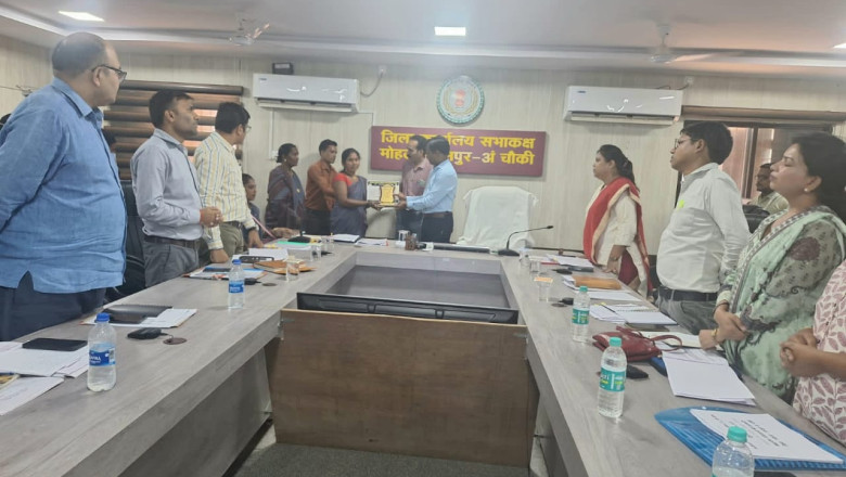 कलेक्टर ने ली जिलाधिकारियों की बैठक-योजनाओं के क्रियान्वयन में अपेक्षित प्रगति में कमी पर अधिकारी होंगे जिम्मेदार...