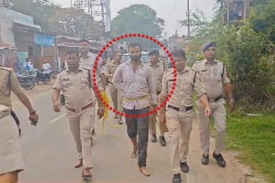 जहां फैलाई थी दहशत, अब वही पुलिस ने निकाला जुलूस,बीच बाजार चाकू से गोदकर युवती की हत्या करने वाला सिरफिरा गिरफ्तार...