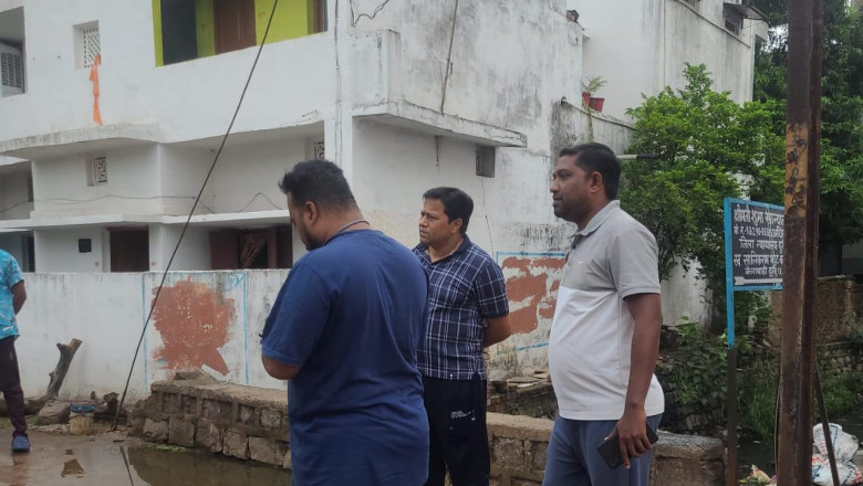 आयुक्त लोकेश चन्द्राकर ने लिया सफाई व्यवस्था का जायजा,पानी भरान क्षेत्र के नाला नाली की समुचित सफाई करने के दिये निर्देश: