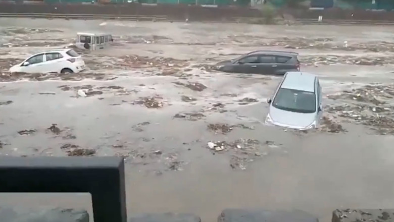 गर्मी से मिली राहत, मानसून बना आफत, भूस्खलन और जल भराव से बढ़ी लोगों की मुश्किलें...