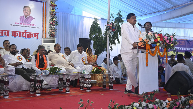 अंधियारखोर में मनाया गया भव्य जिला स्तरीय शाला प्रवेशोत्सव कार्यक्रम  कार्यक्रम में खाद्य मंत्री दयालदास बघेल, सांसद विजय बघेल व विधायक दिपेश साहू व ईश्वर साहू हुए शामिल