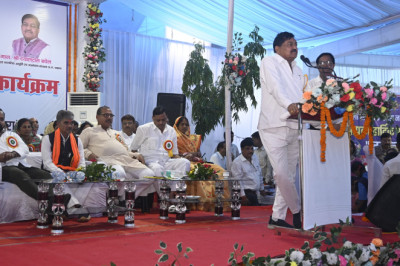 अंधियारखोर में मनाया गया भव्य जिला स्तरीय शाला प्रवेशोत्सव कार्यक्रम  कार्यक्रम में खाद्य मंत्री दयालदास बघेल, सांसद विजय बघेल व विधायक दिपेश साहू व ईश्वर साहू हुए शामिल