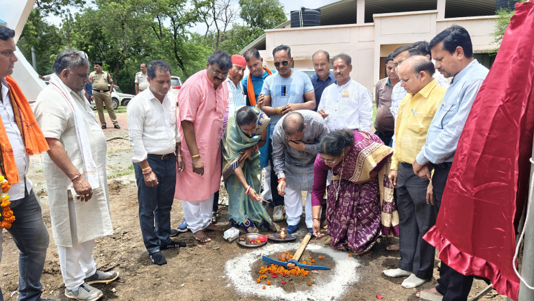 भारत स्काउट गाइड्स द्वारा महरानी लक्ष्मीबाई स्कूल में वृहद वृक्षारोपण कार्यक्रम आयोजित