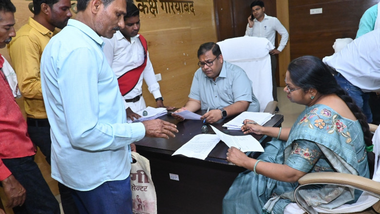 कलेक्टर ने जनदर्शन में सुनी लोगों की समस्याएं जनदर्शन में मिले 69 आवेदन