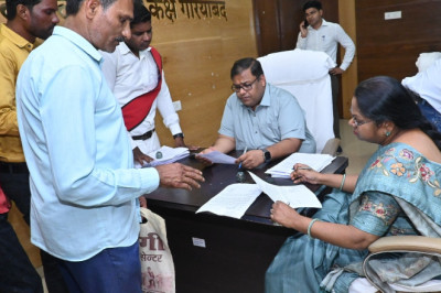 कलेक्टर ने जनदर्शन में सुनी लोगों की समस्याएं जनदर्शन में मिले 69 आवेदन