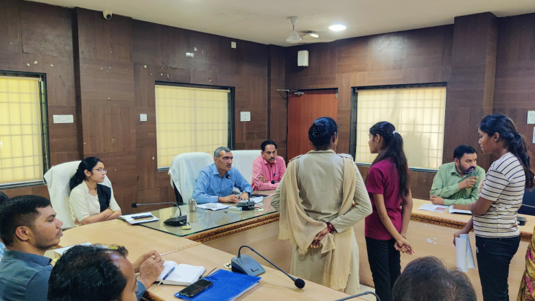 जनदर्शन में कलेक्टर शर्मा ने सुनी लोगों की समस्याएं 32 आवेदन प्राप्त