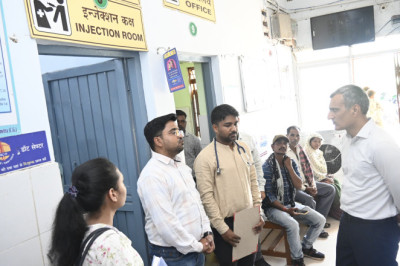कलेक्टर शर्मा ने किया नवागढ़ ब्लॉक का दौरा, विभिन्न स्कूल, पीडीएस केंद्र, आ.बा. केंद्र, अस्पताल एवं जल जीवन मिशन के कार्यों का किया औचक निरीक्षण