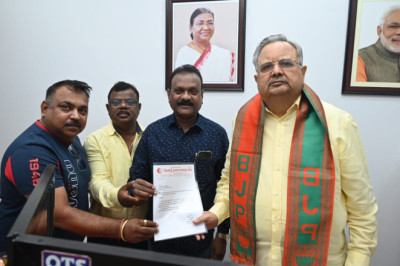 23 जुलाई भारतीय मज़दूर संघ का स्थापना दिवस पर भिलाई इस्पात मज़दूर संघ मान्यता प्राप्त यूनियन  छत्तीसगढ़ के विधानसभा अध्यक्ष  डाक्टर रमन सिंह  से भेंट कर आमंत्रित किया...