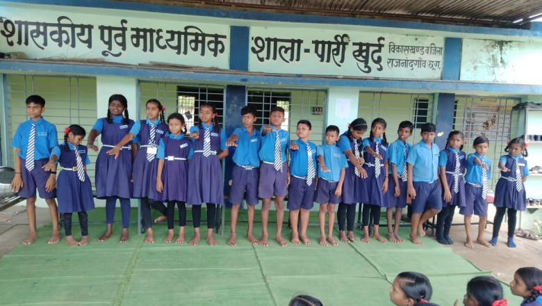 मतदान अधिकारियों की भूमिका में पार्रीखुर्द के बच्चेः सम्पन्न करवाया छात्र संघ चुनाव